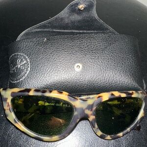 Vintage Ray-Ban etched B&L Sunglasses Onyx WO802 Oversized Havana Green Lens
